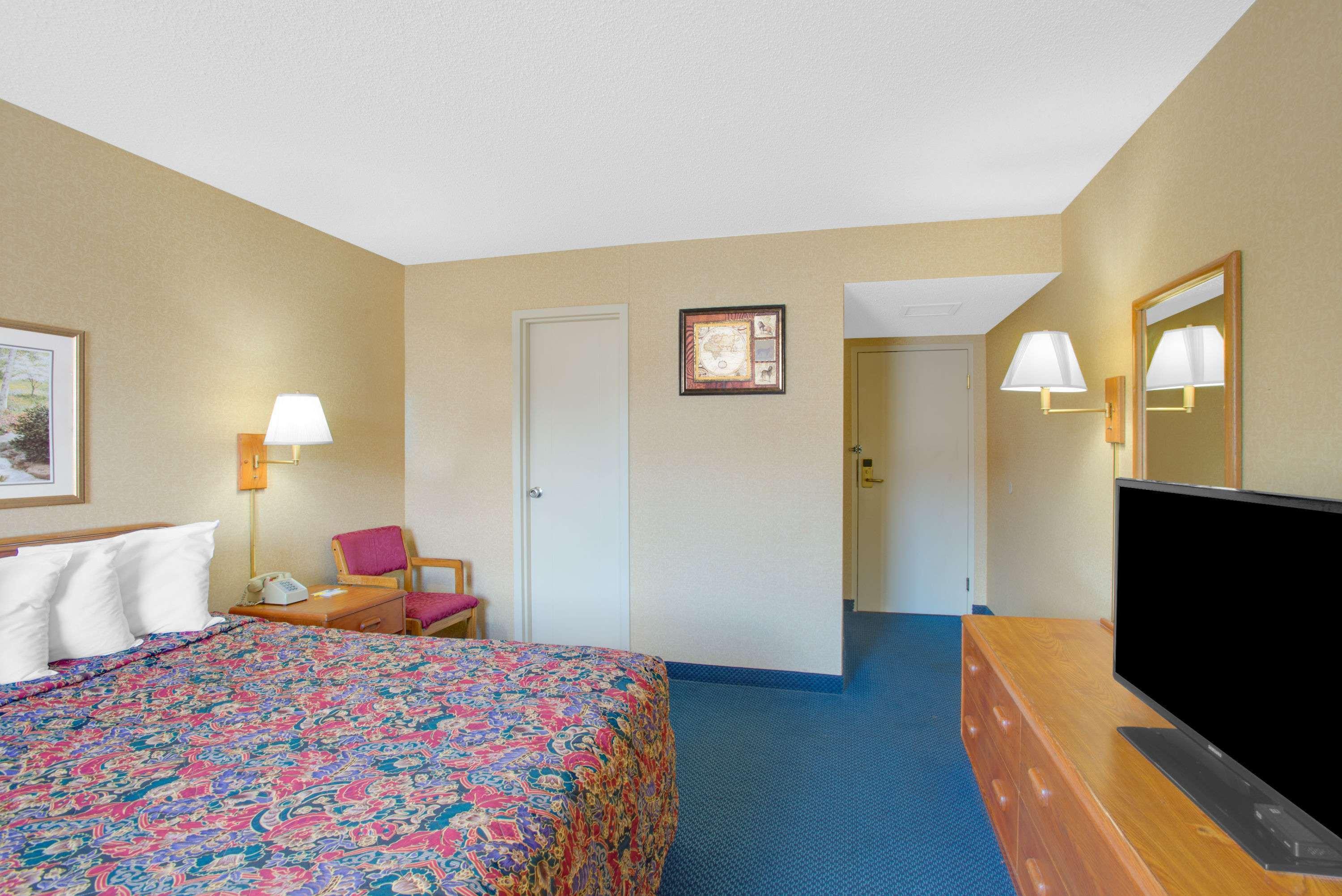 Days Inn By Wyndham Auburn/Finger Lakes Region Exterior foto