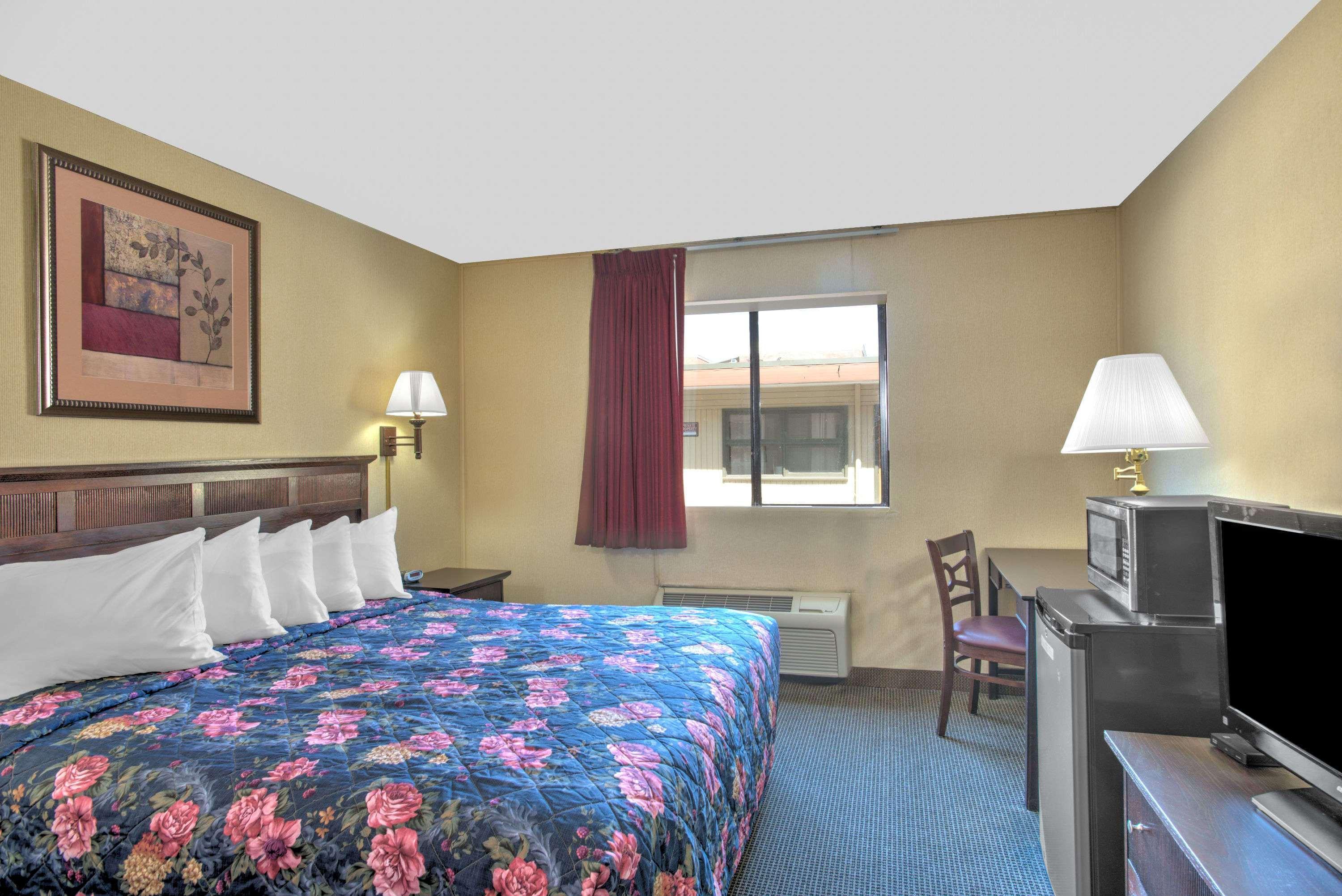 Days Inn By Wyndham Auburn/Finger Lakes Region Exterior foto