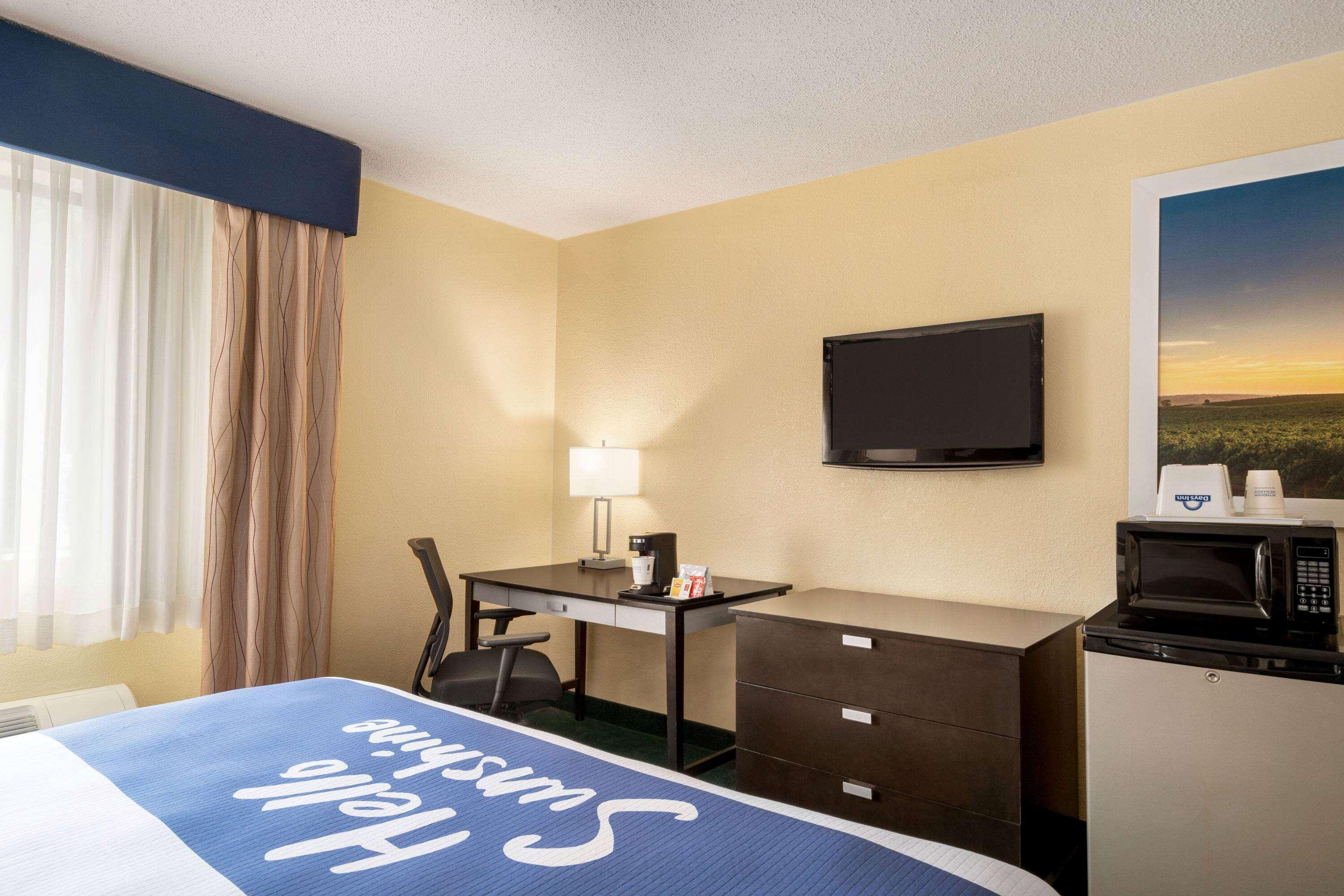 Days Inn By Wyndham Auburn/Finger Lakes Region Exterior foto